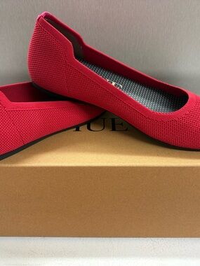 HUE Red Knit Slip-On Flats